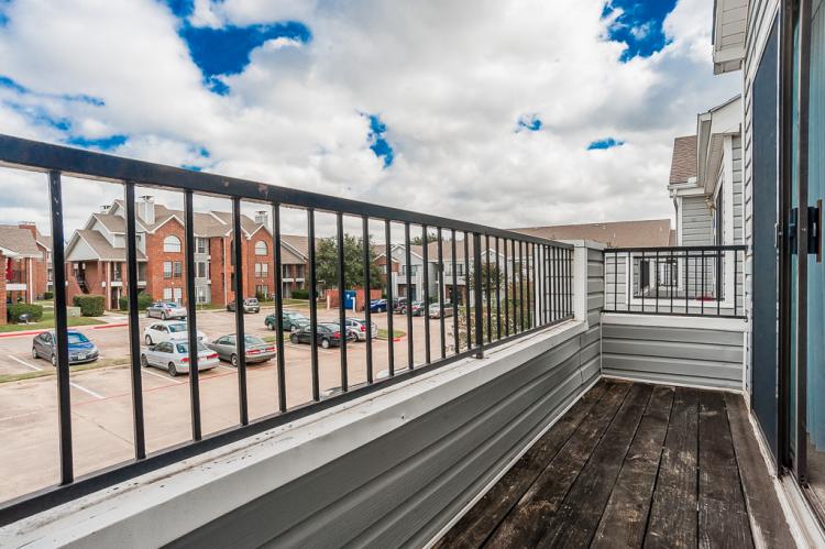 Oakwood Condos - Patio