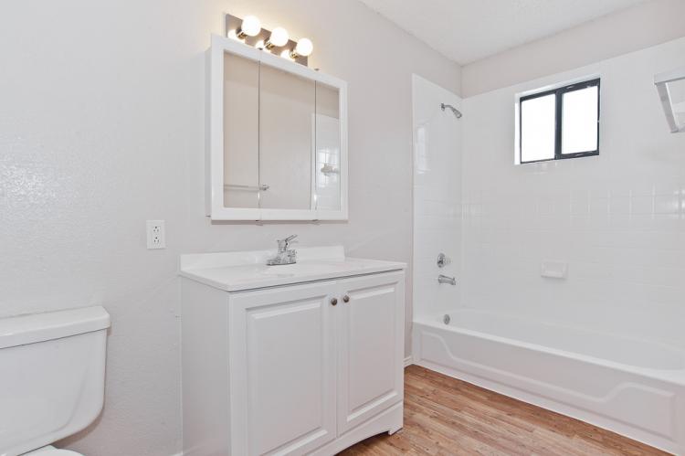 Oakwood Condos - Bathroom