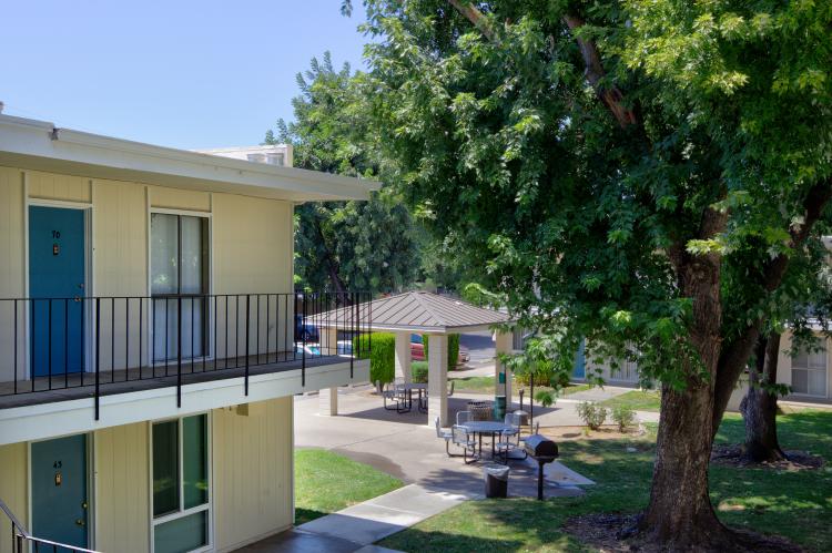 Howe Warren Properties Howe Warren Properties, Round Table Howe Avenue Sacramento Ca